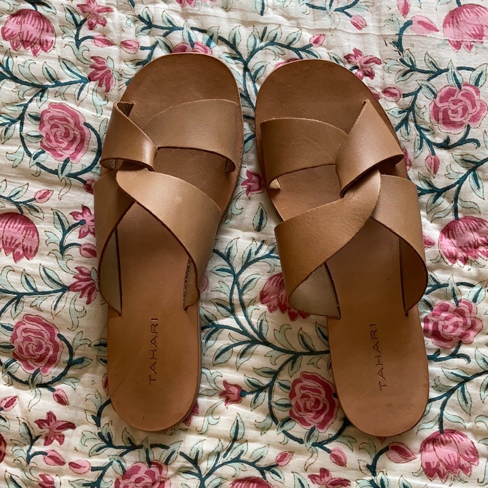 Tahari slide sandals size 8